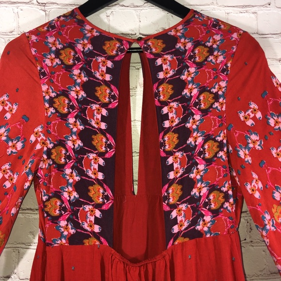 ECOTE Shift Dress Red Floral Bat Wing Sleeves - Picture 4 of 7